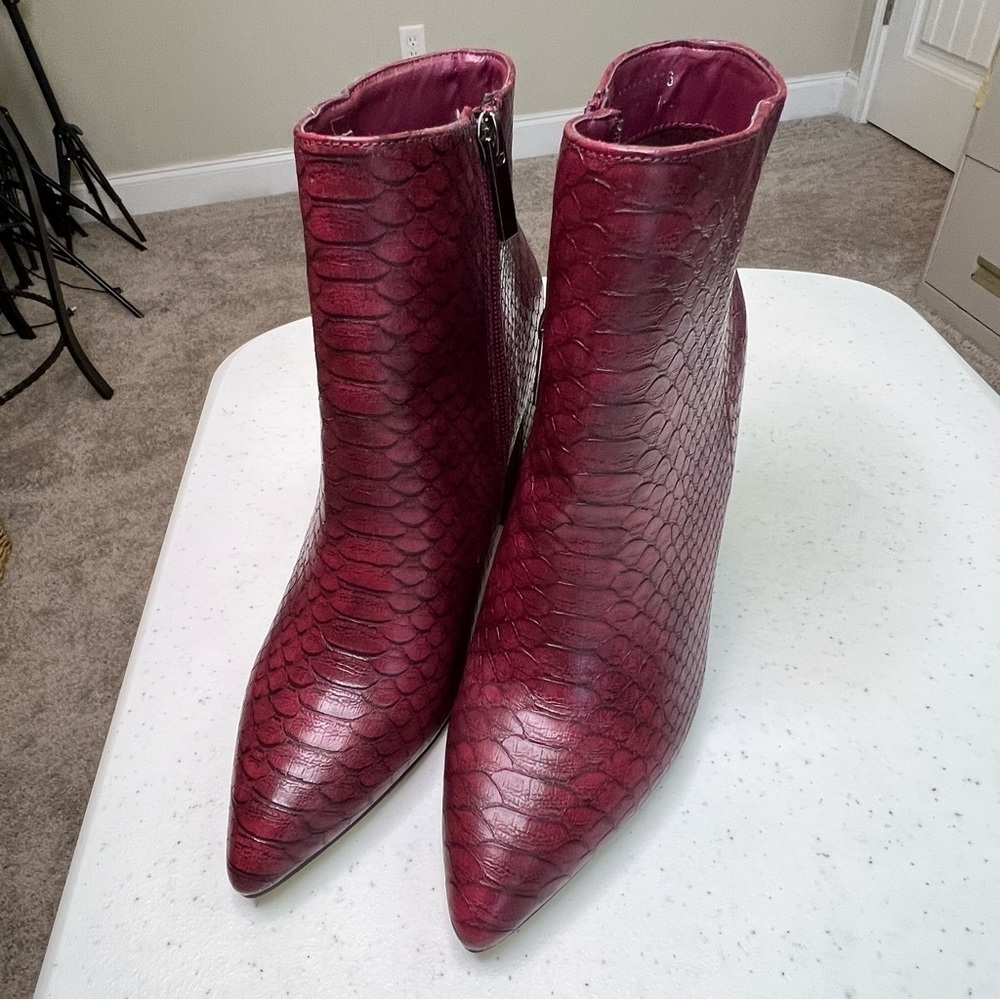 SHU SHOP Wine Snake Embossed Ankle Bootie SZ. 7.5. #65 - Picture 5 of 9